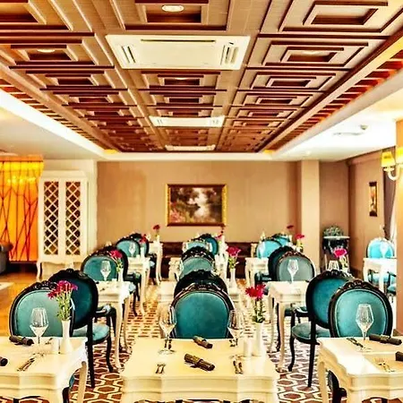 Grand Pasha & Kyrenia Szálloda 5*